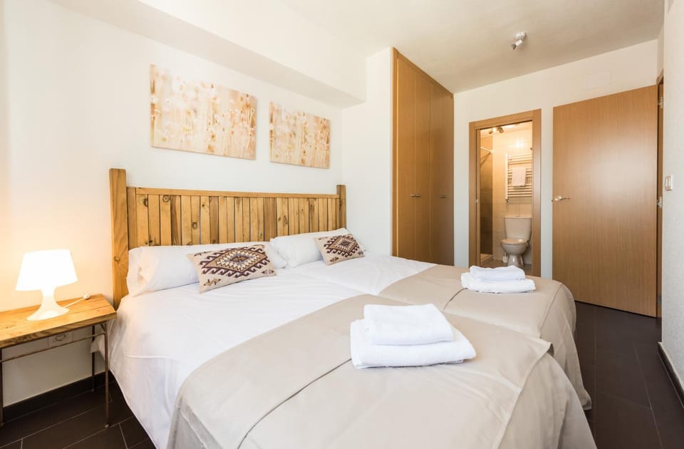 Bed, Bedroom, towels, wardrobe