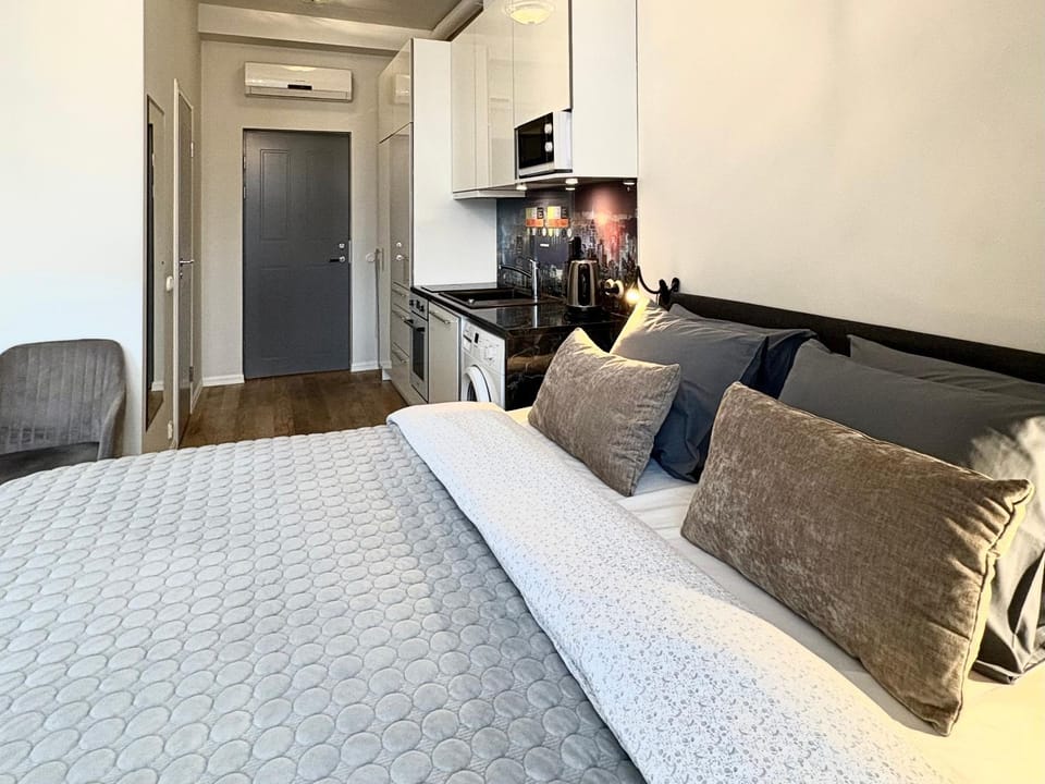 Bed, Living room, Photo of the whole room