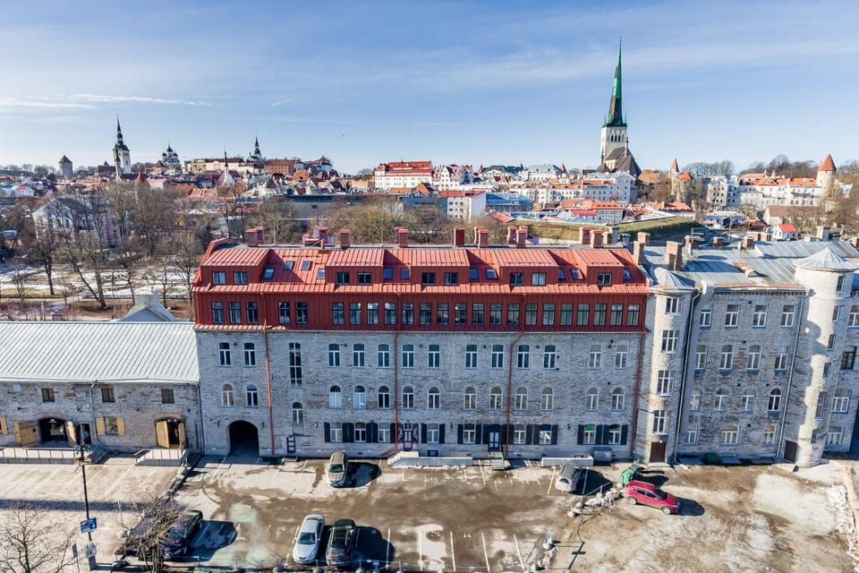 Property building, Nearby landmark, Neighbourhood, Landmark view, Location, Parking