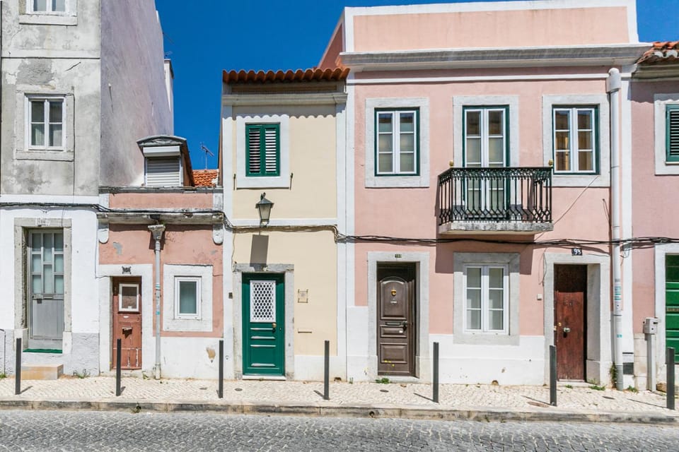 Belem Skinny House Apartment in Lisbon