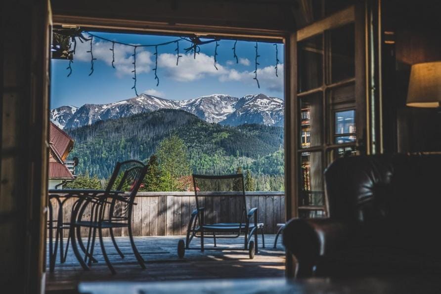 Day, Natural landscape, View (from property/room), Balcony/Terrace, Living room, Seating area, Mountain view