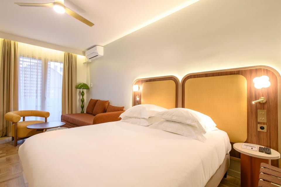 Bed, Photo of the whole room