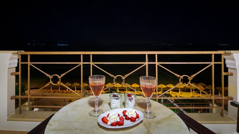 Night, Summer, Balcony/Terrace, Balcony/Terrace, Beach, On site, Sea view, Sea view