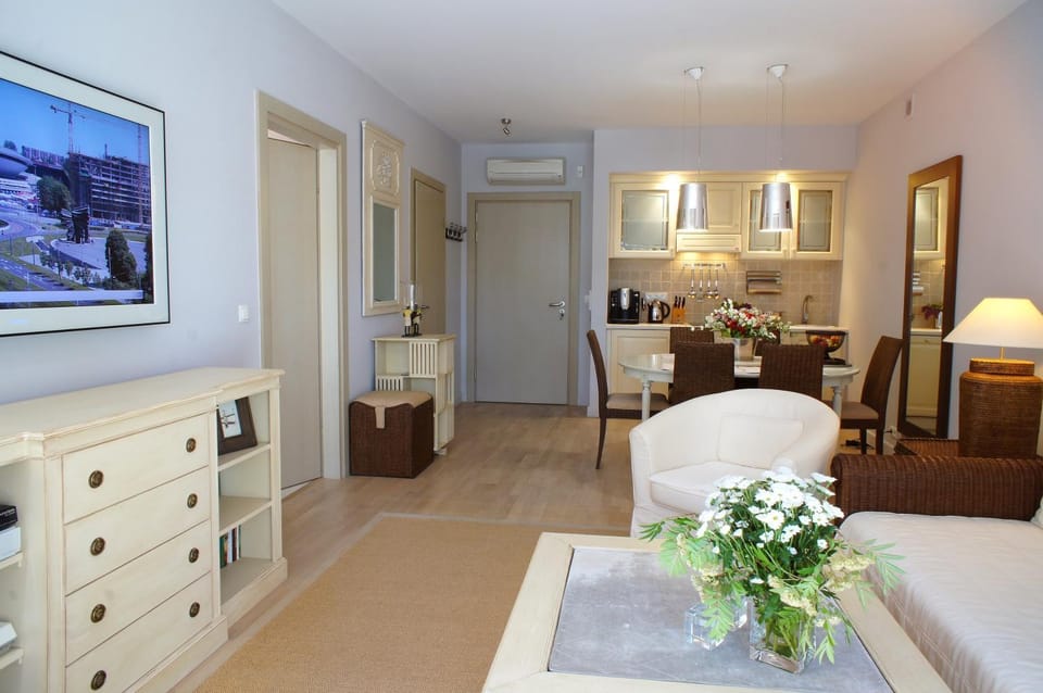 Living room, Photo of the whole room