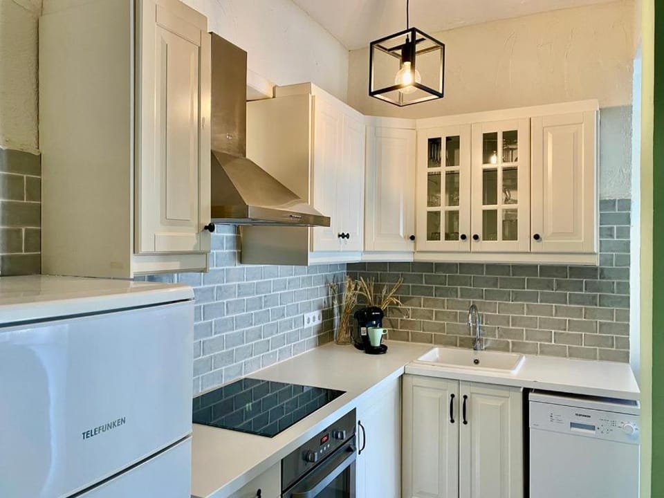 Kitchen or kitchenette, kitchen