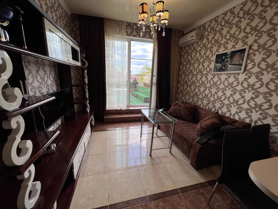 Kitchen or kitchenette, Living room, Seating area