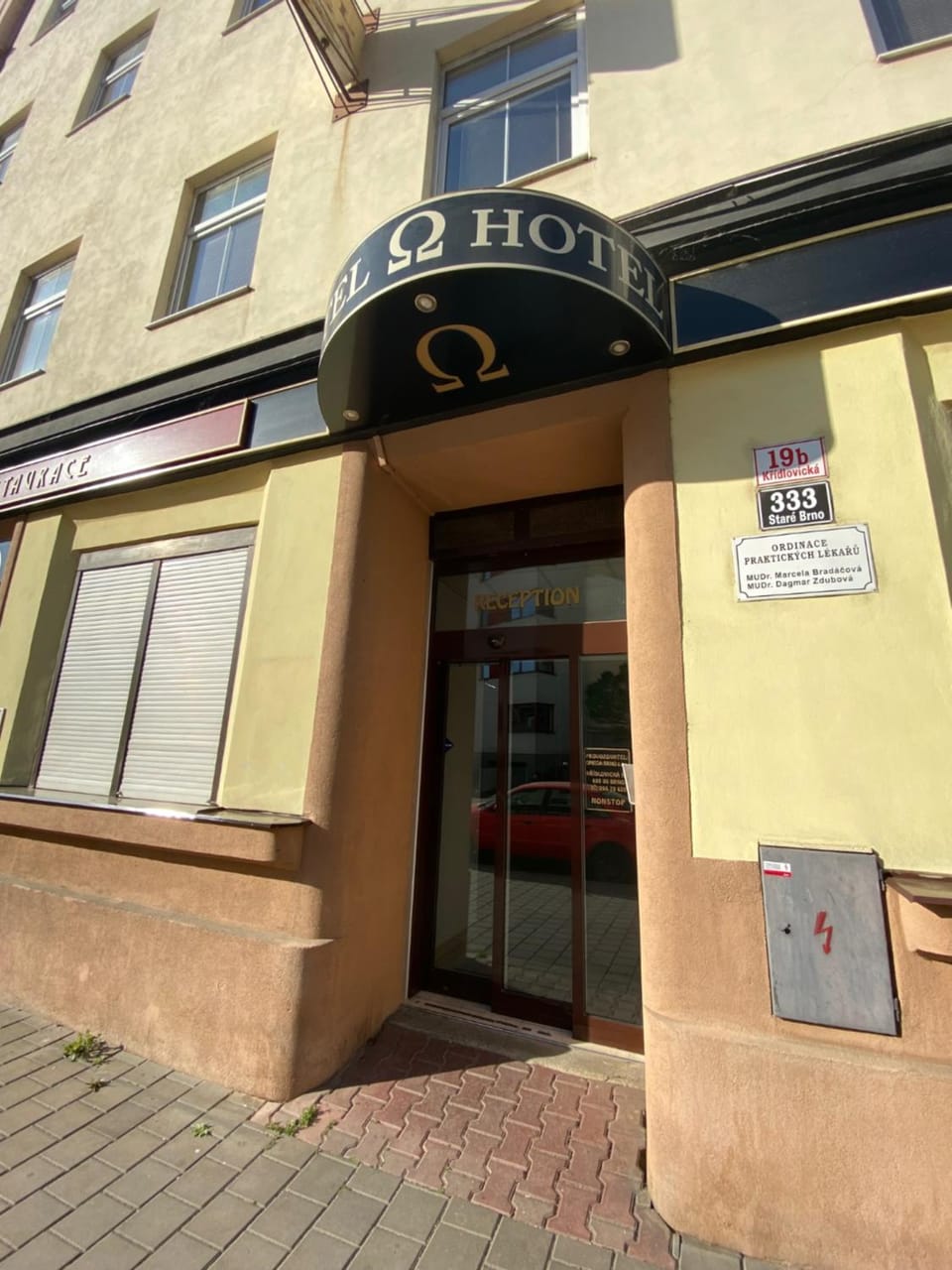 Facade/entrance