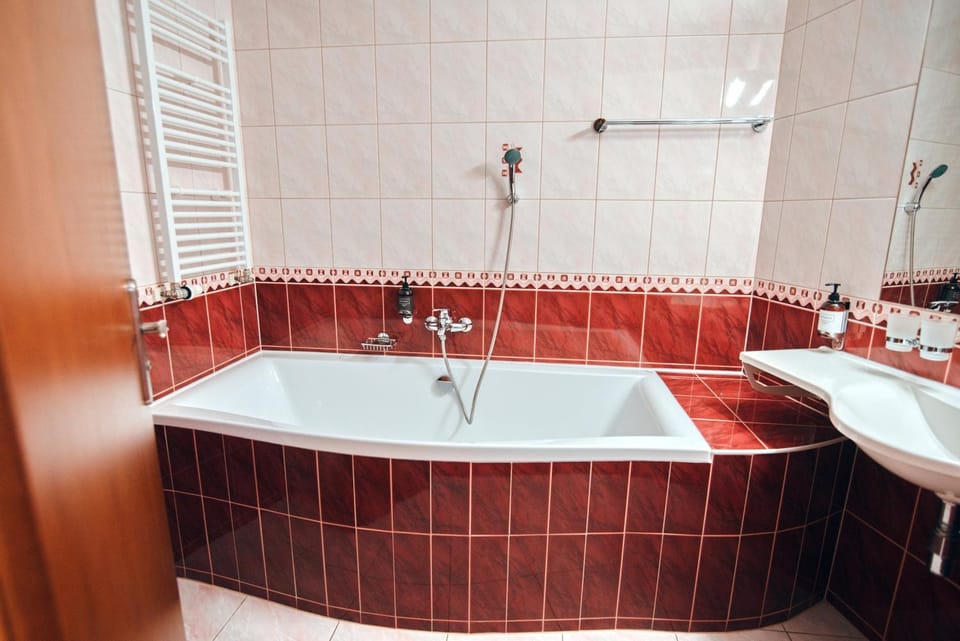 Bathroom, Bath