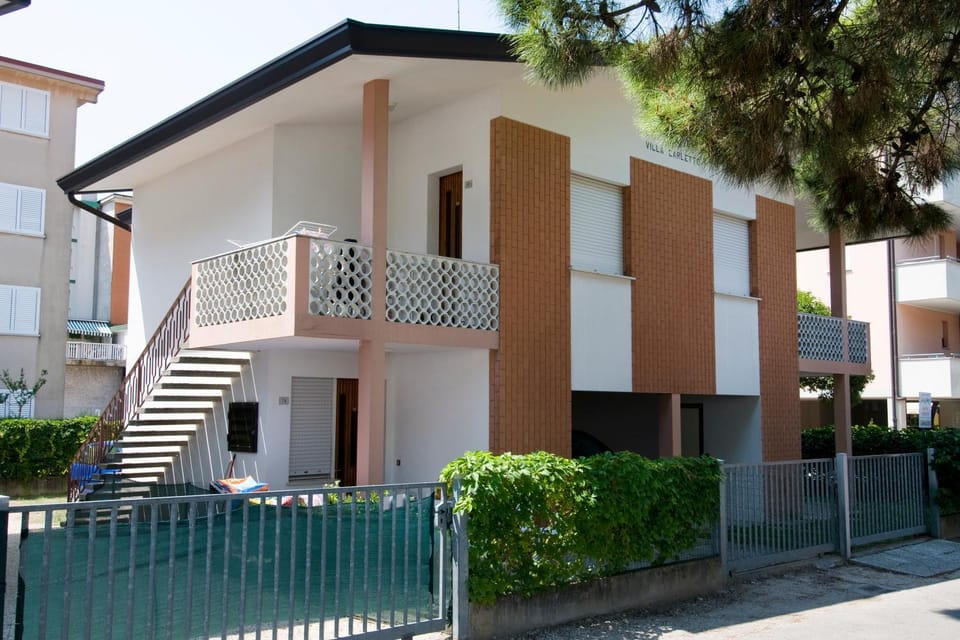 Property building, Facade/entrance, Neighbourhood