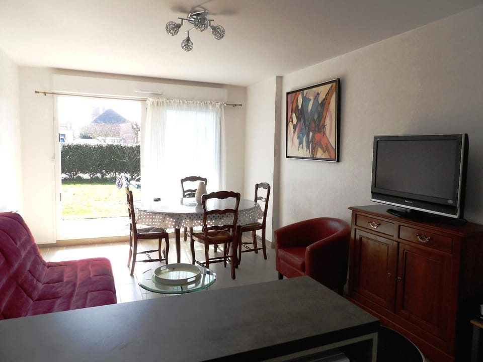 TV and multimedia, Living room, Dining area