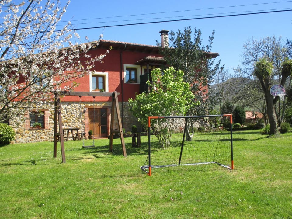 Property building, Facade/entrance, Garden