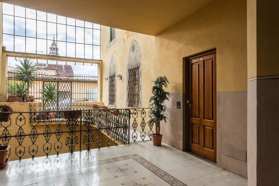 Property building, Facade/entrance