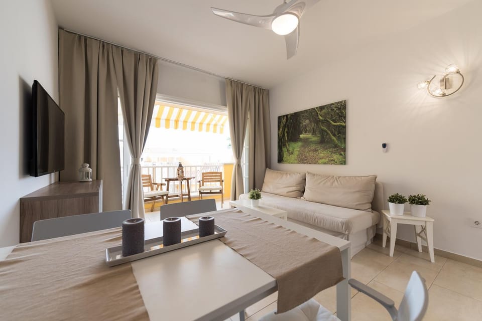 Living room, Photo of the whole room, Dining area