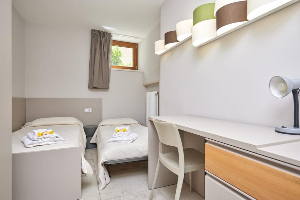 Bed, Photo of the whole room, Bedroom, hair dresser, towels