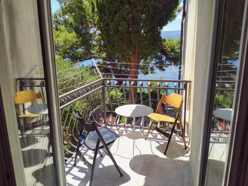 Minimalistic Oasis by the Sea in Stanici House in Split-Dalmatia County