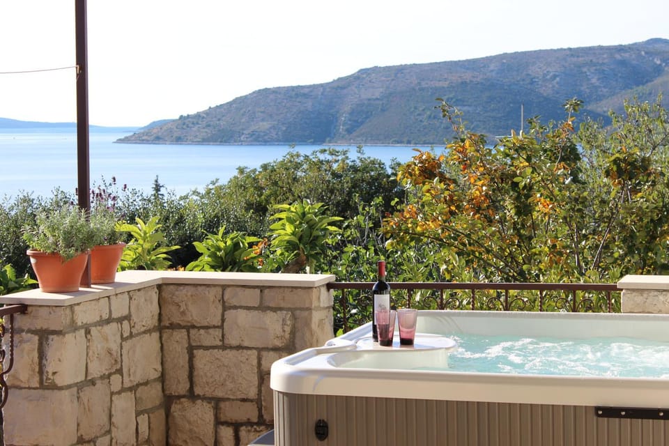 Hot Tub, Balcony/Terrace, Sea view
