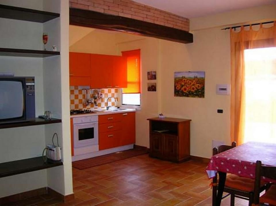 Kitchen or kitchenette, Living room, Dining area