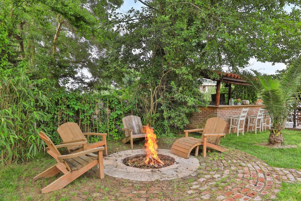 BBQ facilities, Garden, fireplace