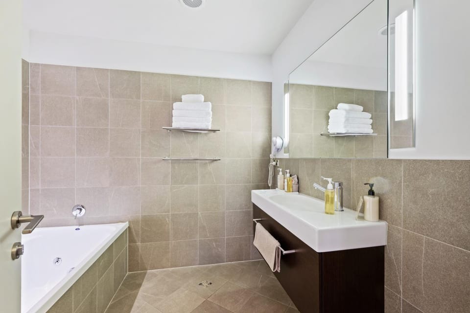 Bathroom, Bath