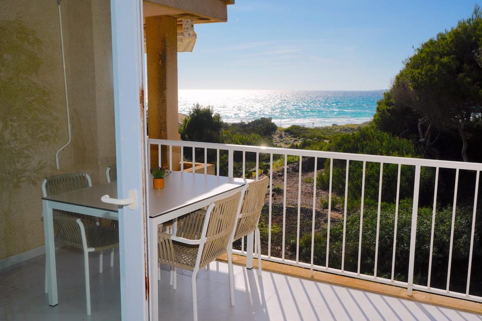 View (from property/room), Balcony/Terrace, Sea view, Quiet street view