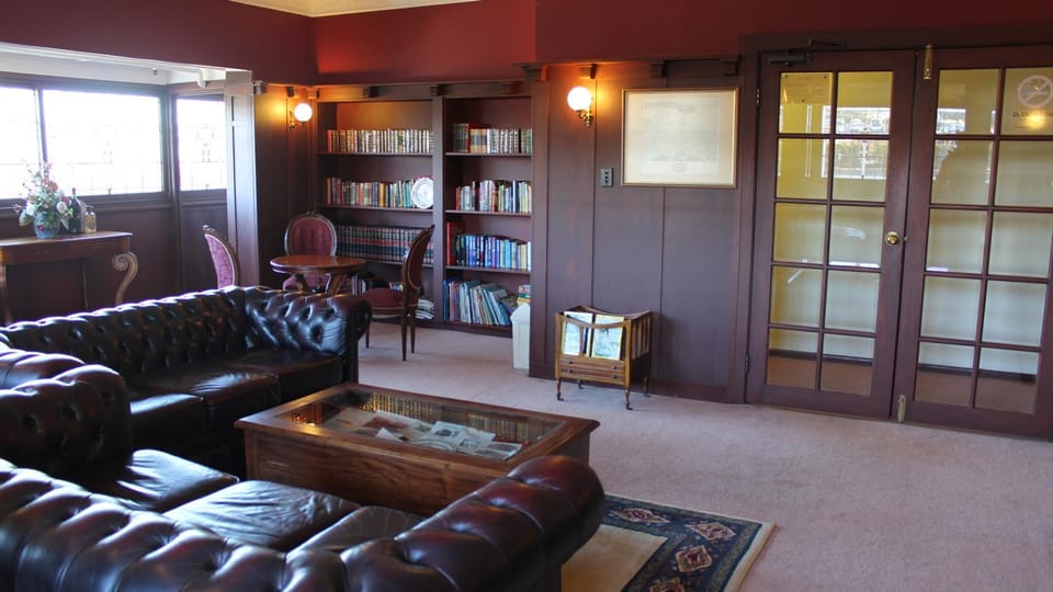 Communal lounge/ TV room, Library