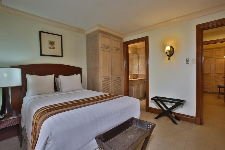 Bed, Bathroom, View (from property/room), Photo of the whole room, Bedroom