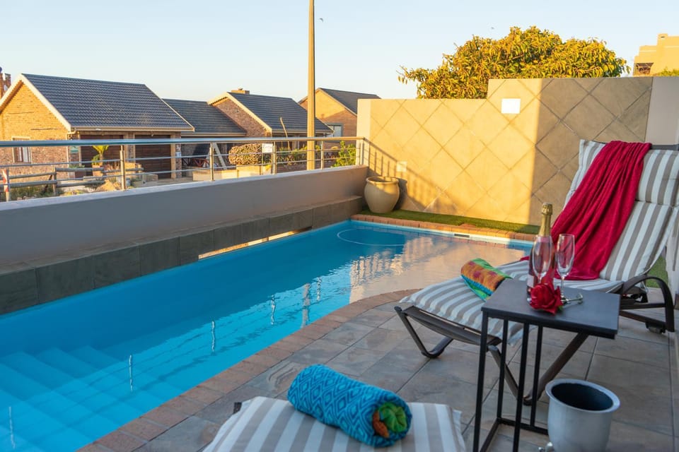 City view, Swimming pool