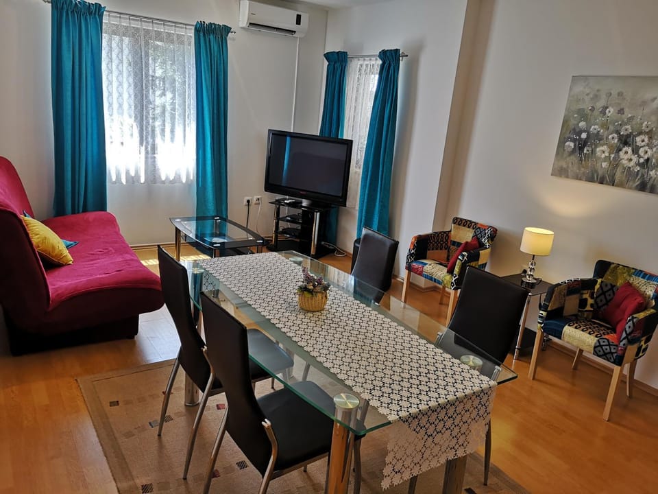 Villa Olivia - Beach & Pool Apartments near Split & Trogir Apartment in Šibenik-Knin County, Croatia