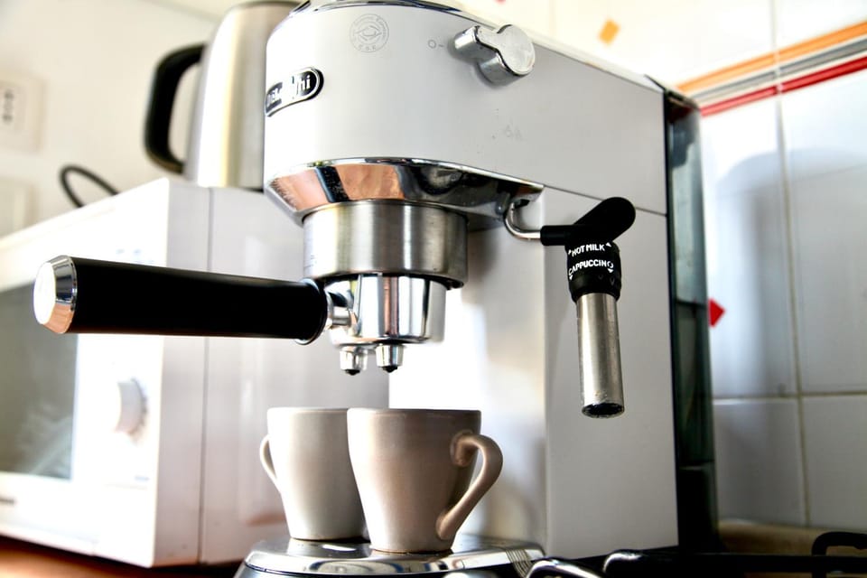Coffee/tea facilities, Kitchen or kitchenette, microwave