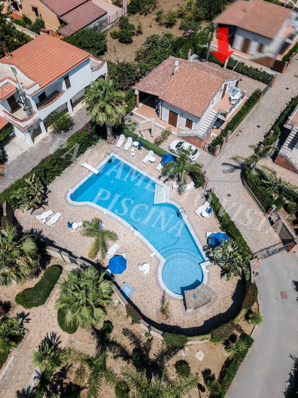 Bird's eye view, Pool view