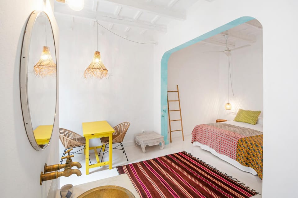 Bed, Living room, Photo of the whole room, Bedroom