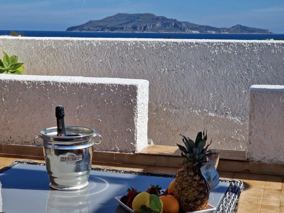 View (from property/room), Balcony/Terrace, Sea view
