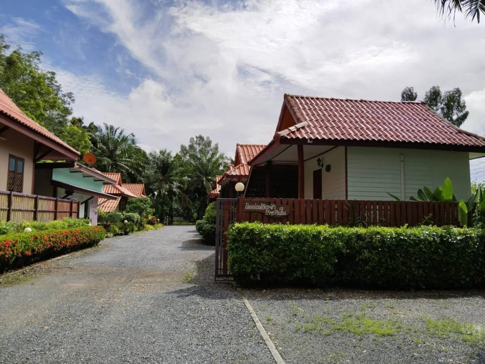 Ruen Nam Khoa Resort -Klongthom Krabi Bed and Breakfast in Krabi Changwat