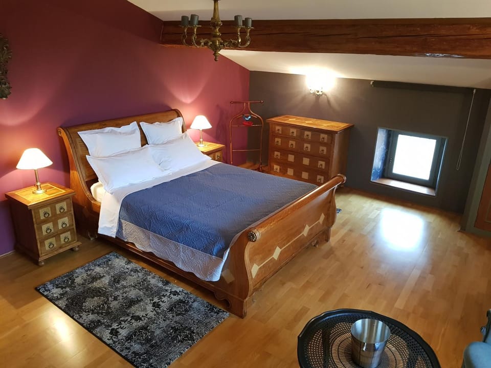 Bed, Bedroom
