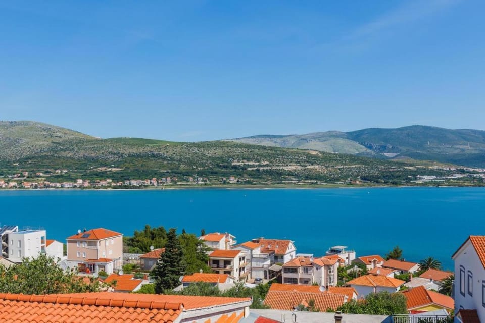 Natural landscape, View (from property/room), Mountain view, Mountain view, Sea view