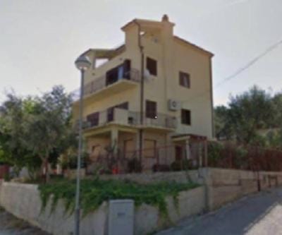 Property building, Day, Garden