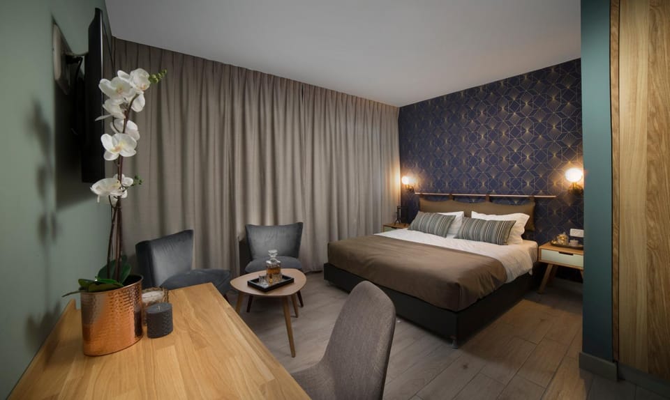 Bed, Photo of the whole room