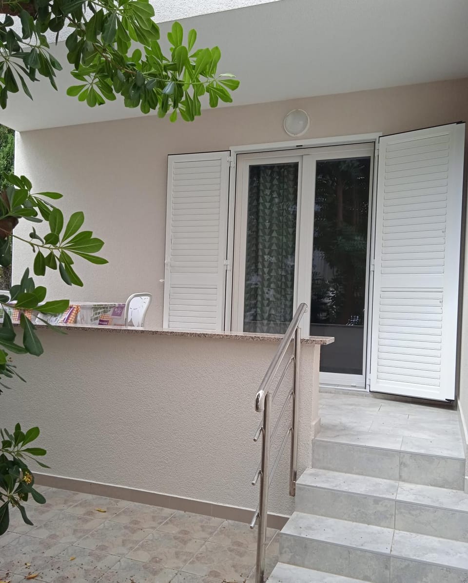 Apartments Renco Apartment in Novalja