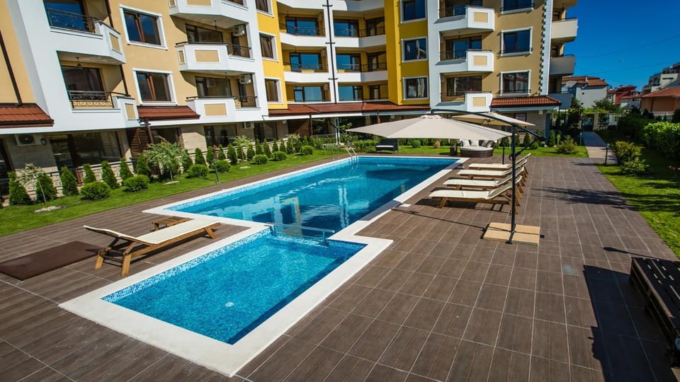 Garden, Swimming pool