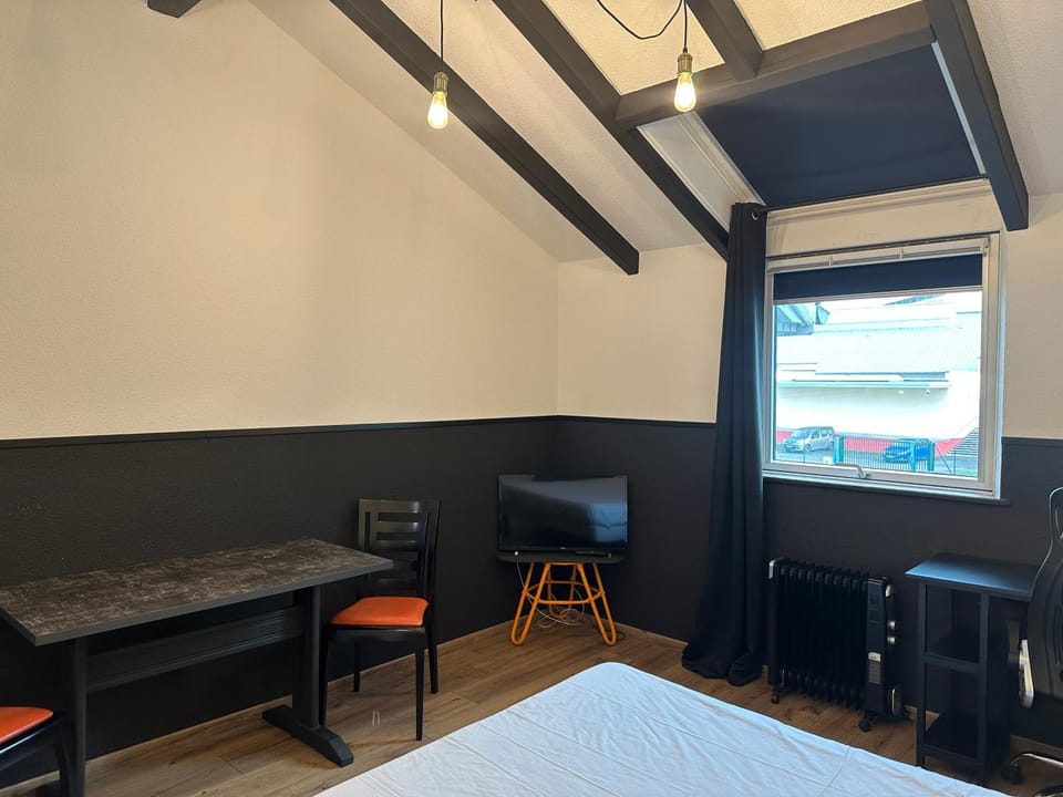 Living room, Bedroom