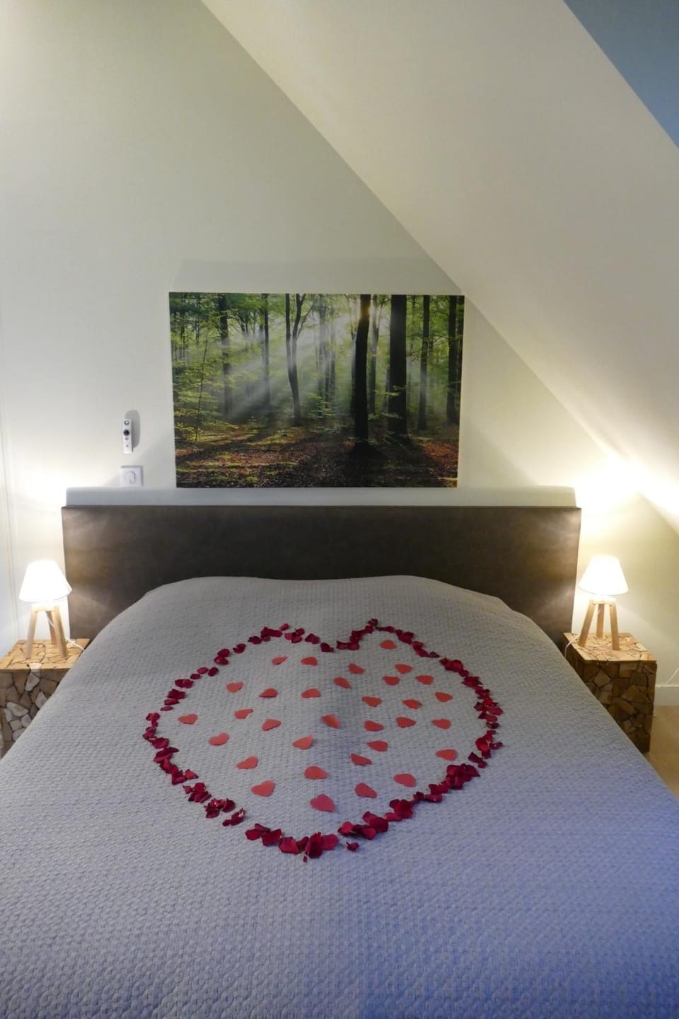 Bed, View (from property/room), Photo of the whole room, Decorative detail, Decorative detail, Bedroom, Landmark view