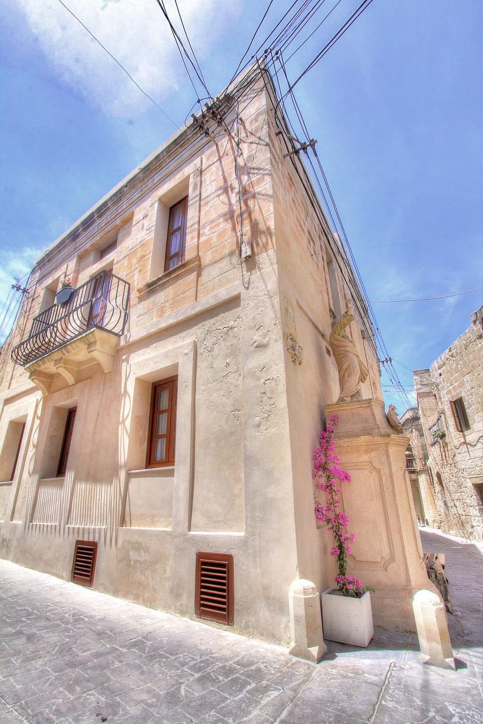 Property building, Facade/entrance, Neighbourhood