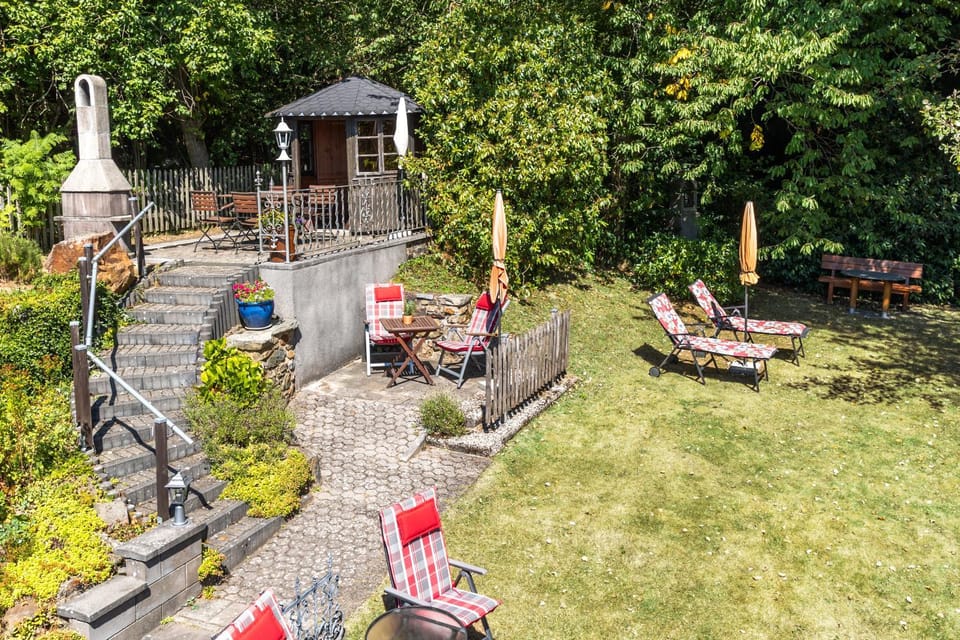 Garden, sunbed