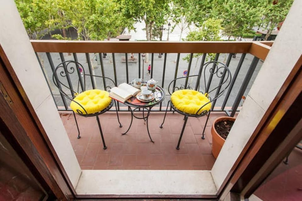 Property building, Balcony/Terrace, City view