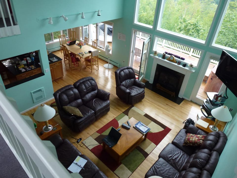 Living room, Photo of the whole room, Mountain view