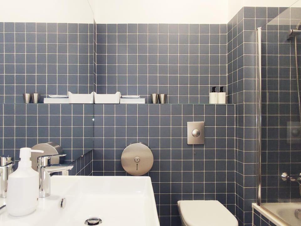 Toilet, Bathroom