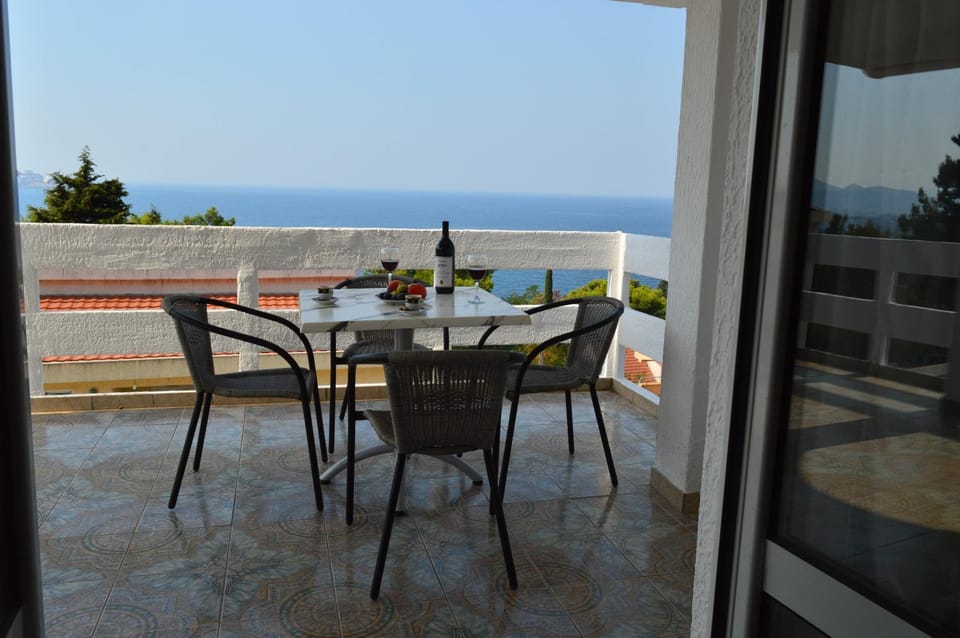 Balcony/Terrace, Mountain view, Sea view