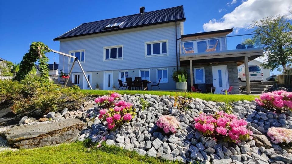 Property building, Garden, Garden view