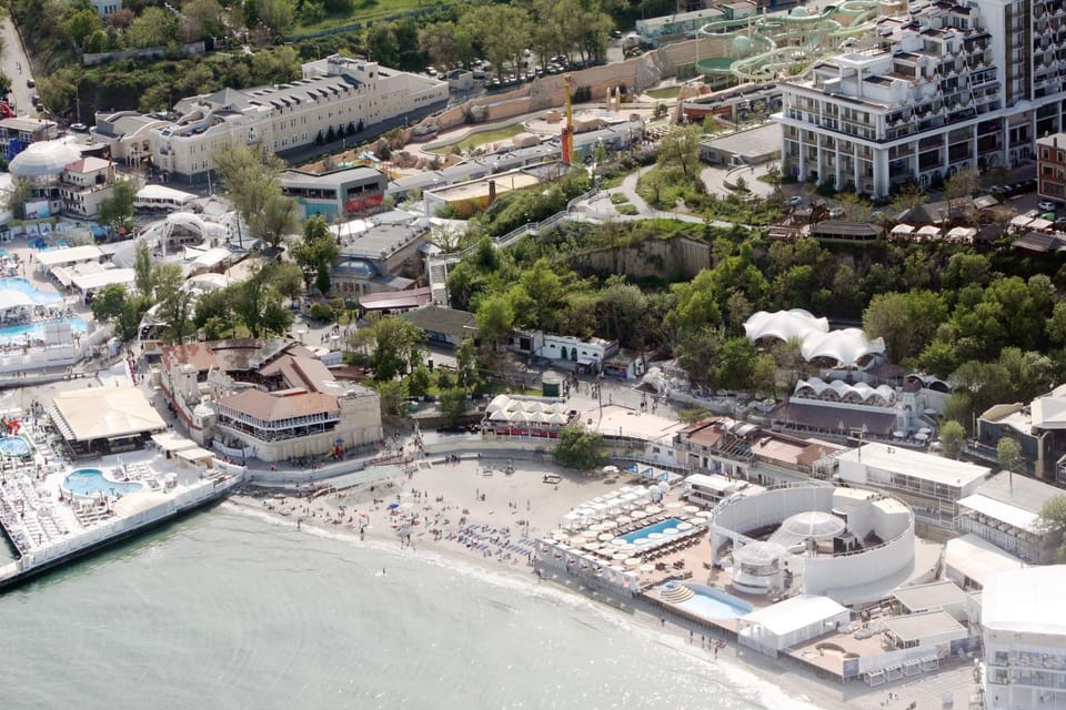 Neighbourhood, Beach