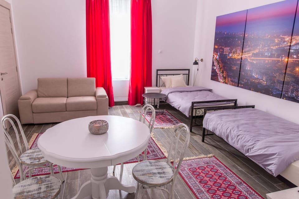 Kitchen or kitchenette, Living room, Bedroom